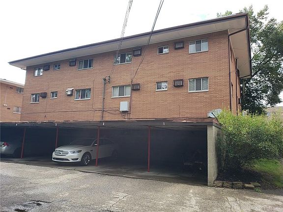 3rd image of 518 Heather Dr