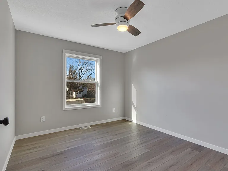 18531 Levee St — Photo 17