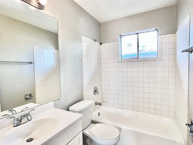 7013 N 76th Ave #1 — Photo 14