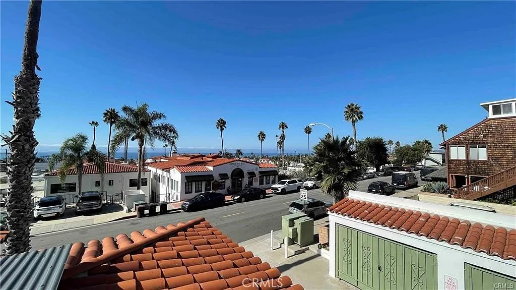 2 bed, 2.5 bath, 2130 sqft, $5,950 — Photo 1