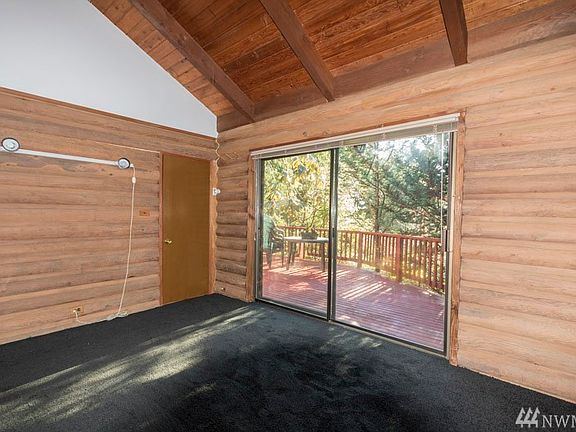 Lovely morning sun in the Master bedroom