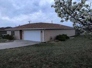 401 Palomino Ln, Ogden, KS 66517