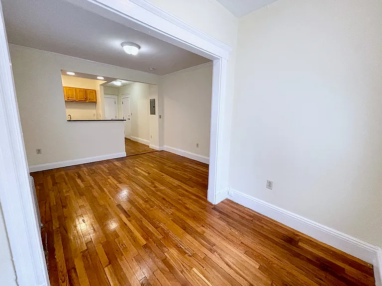 55 Queensberry St #26 — Photo 4