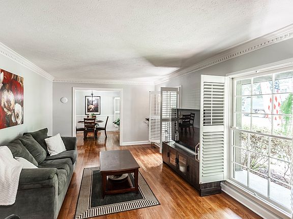 3rd image of 103 Longview Rdg