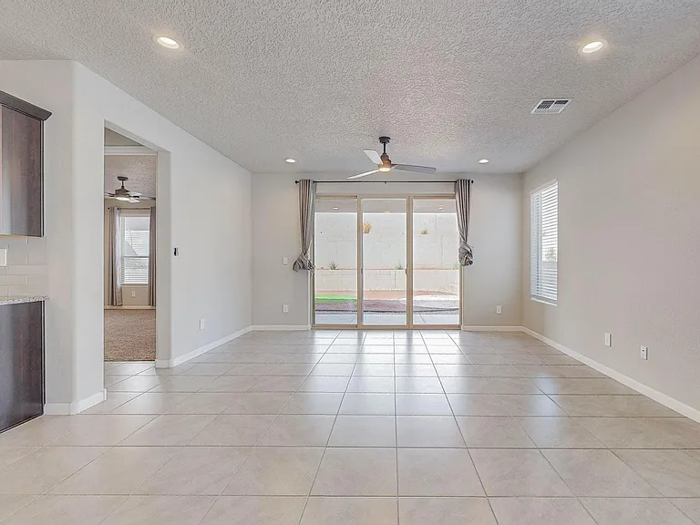 5950 Las Vacas Ct NE — Photo 28