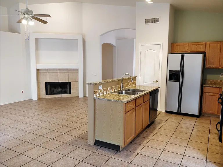 7752 E Elk Creek Rd — Photo 13