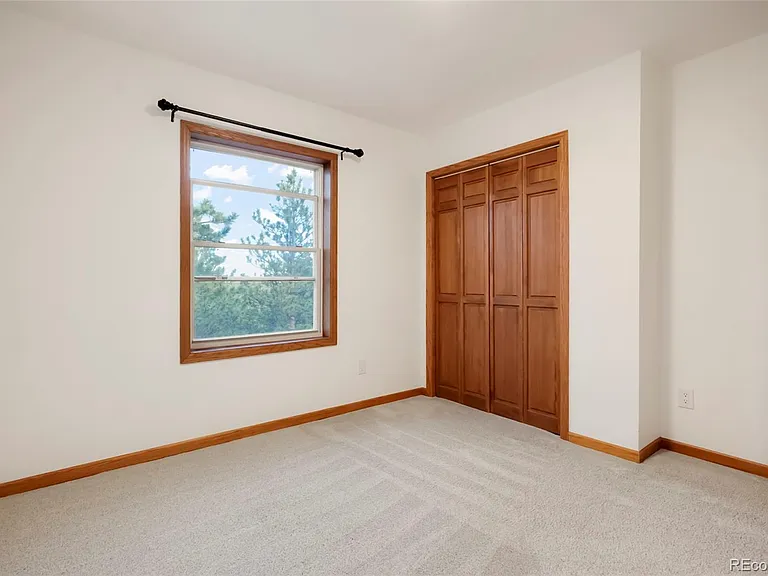 687 Crescent Lake Rd — Photo 20