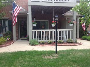 326 Marigold Cir UNIT 42, Westland, MI 48185