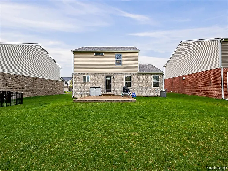 8640 Quincy Dr — Photo 33
