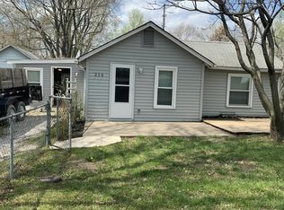 216 S Hunter St, Independence, MO 64050