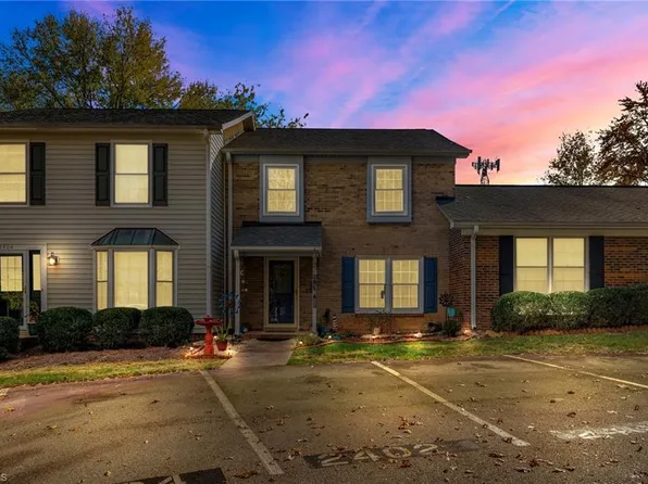 2402 Cottage Pl, Greensboro, NC 27455
