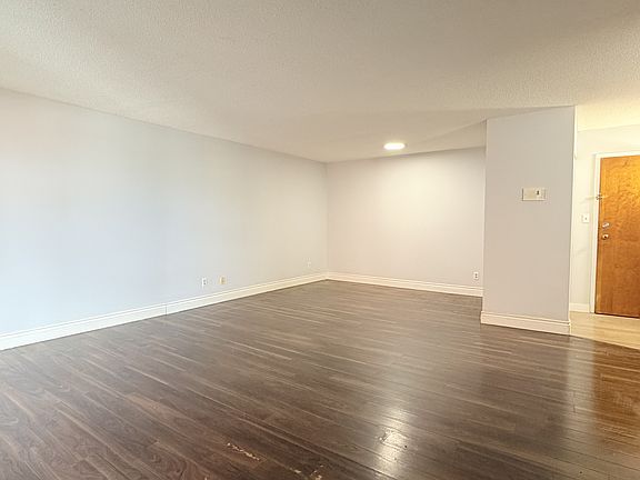 4th image of 10 Pearl St W #106