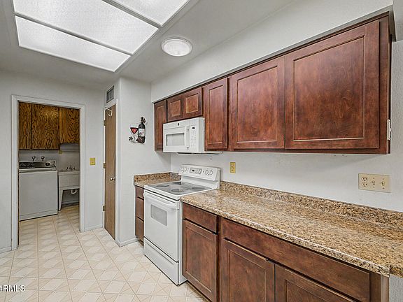 5th image of 4604 E CRESCENT Avenue
