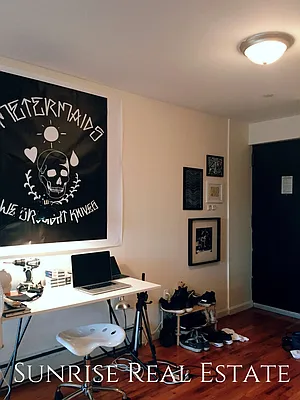 Rented by Sunrise Real Estate | media 41