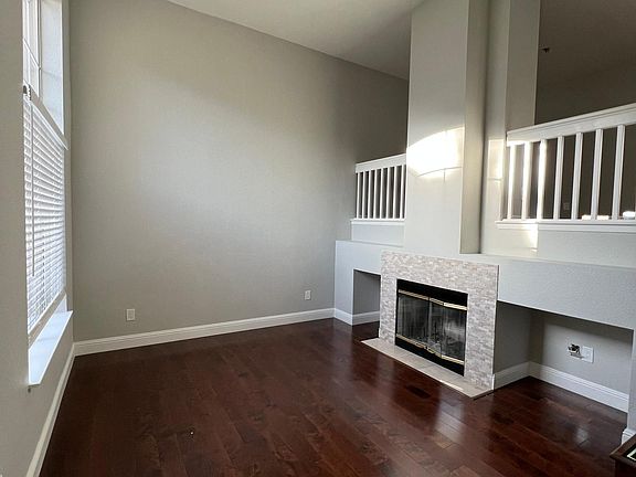 3rd image of 4029 Skylark Ln