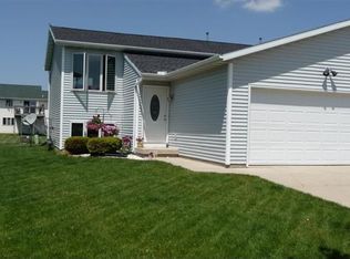 217 W Parkview St #B, Cottage Grove, WI 53527