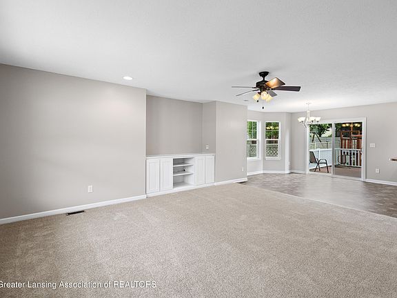 4th image of 1526 Catalina Dr