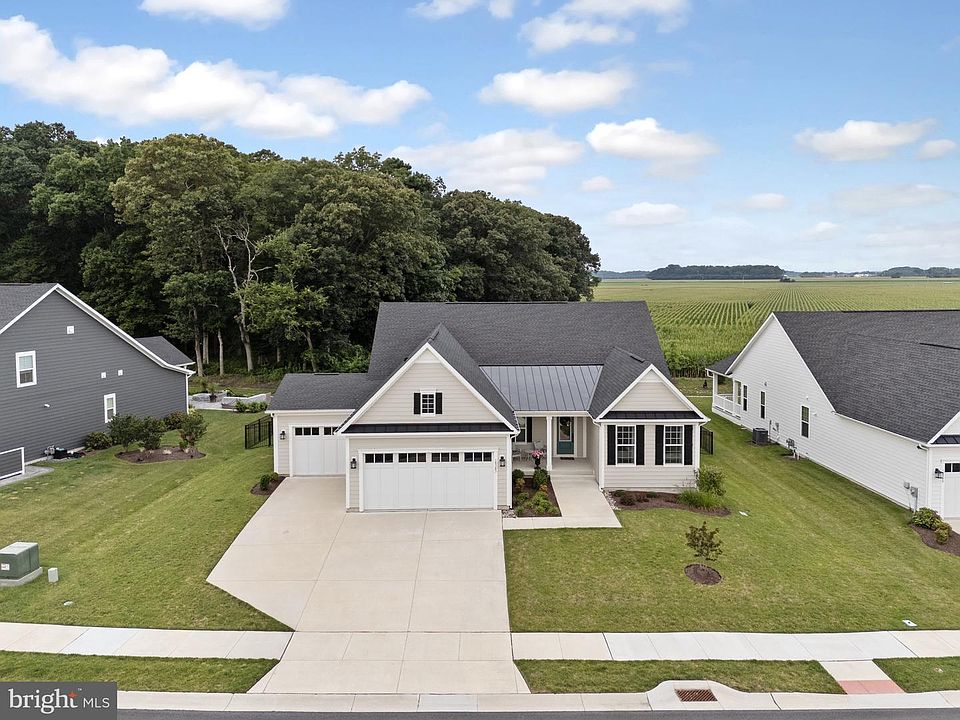 1st image of 18383 Highwood Dr