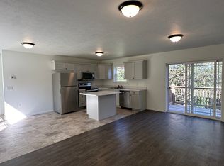332 Greenbrier Dr, Hollister, MO 65672