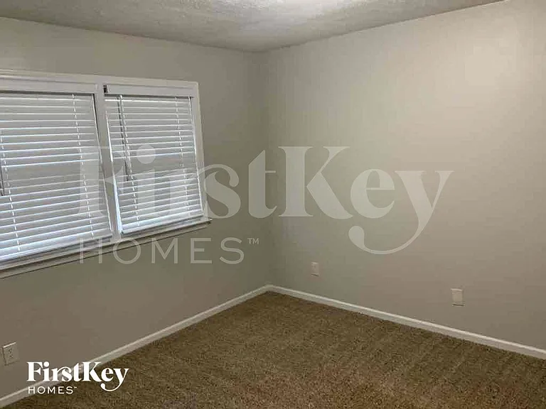 5659 Fern Creek Dr — Photo 8