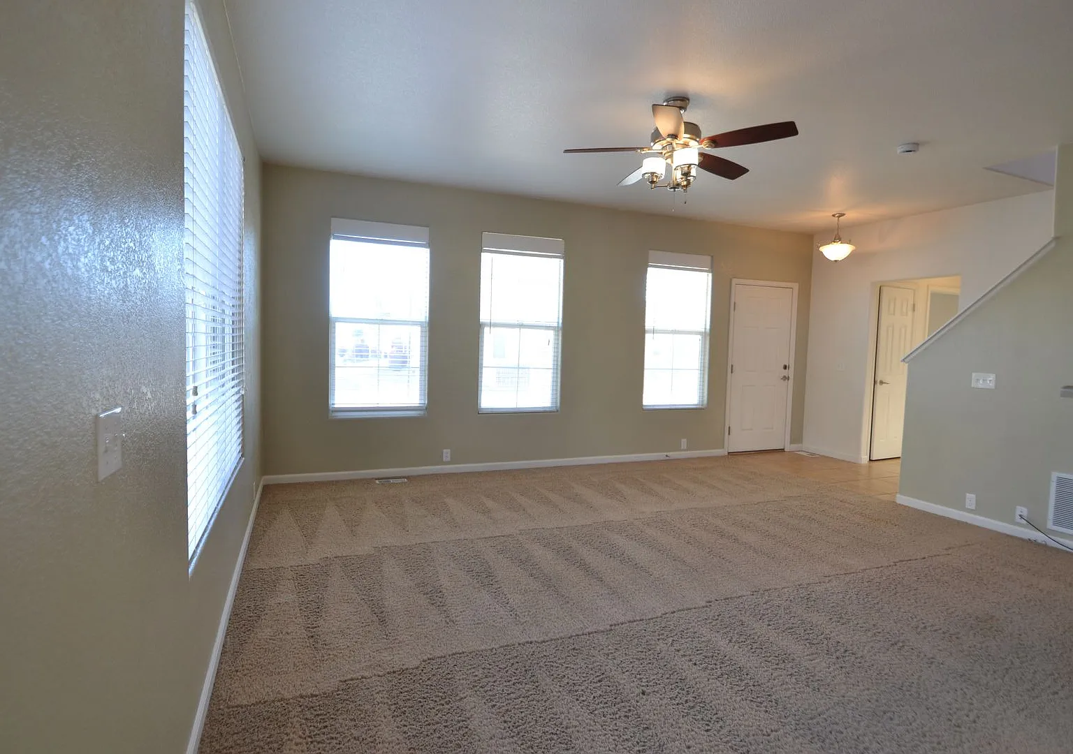 3 Bed 2.5 Bath in Woodmen Hills w/AC Priced to Rent!! — Photo 3