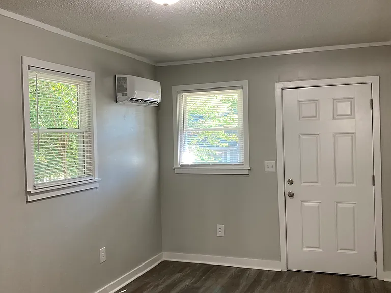 323 D St — Photo 34