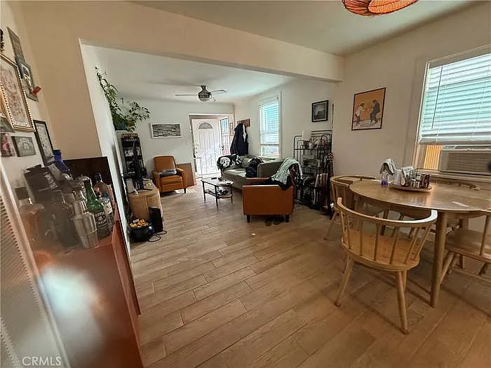 3 bed, 1000 sqft, $3,400 — Photo 3