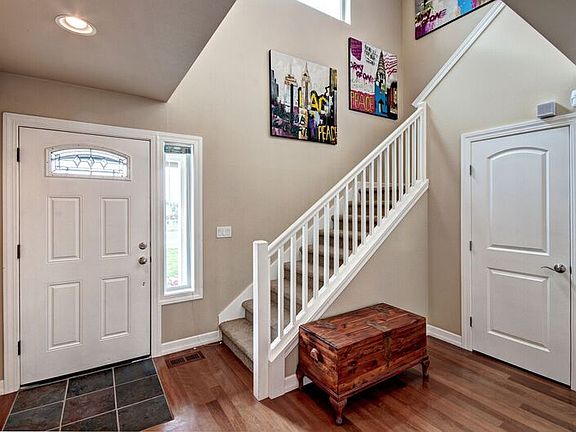 Entry/Stairs to 2nd Level