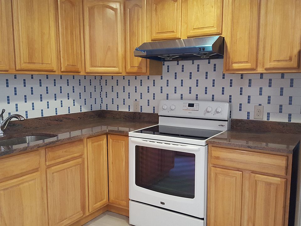1st image of 924 Green Street # Fl 2nd