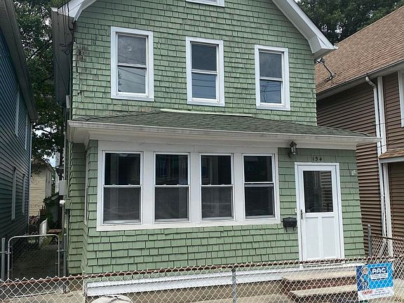 2nd image of 154 John St