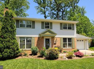 8228 Smithfield Ave, Springfield, VA 22152