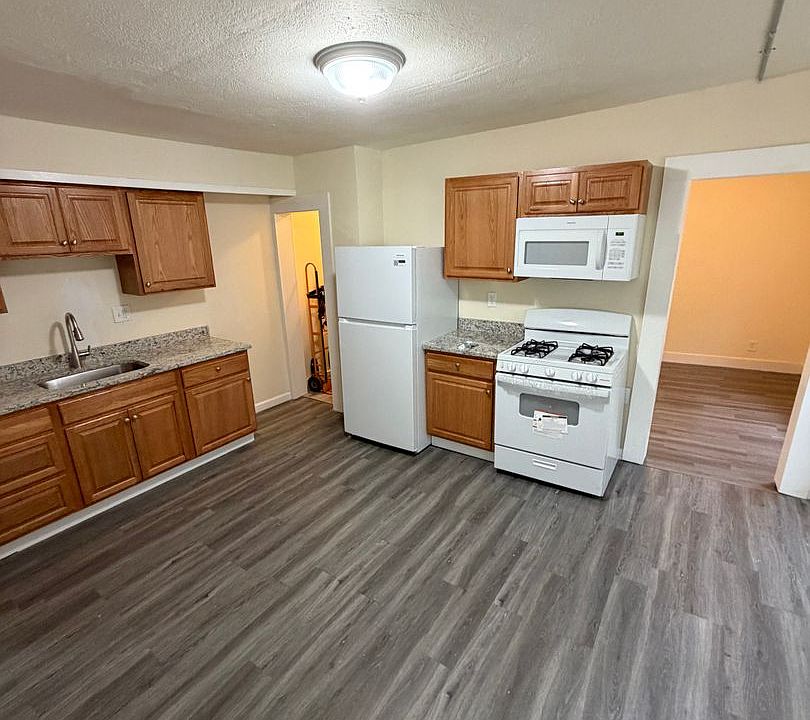 1st image of 15-17 W 5th St #17-1
