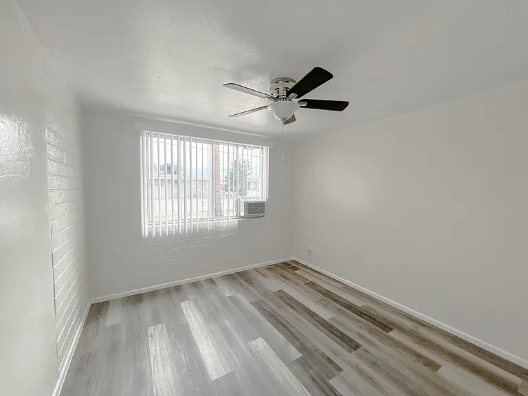 98 W Orchid Ln #2 — Photo 3