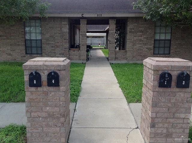 1st image of 809 Los Tesoros Dr APT 2