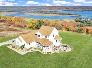 280 Grand Ridge Rim Way, Garnavillo, IA 52049