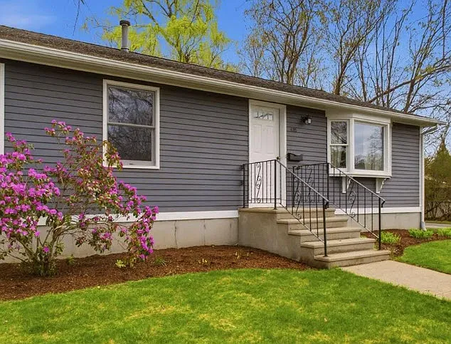 3 bed, 1.5 bath, 1200 sqft, $3,350 — Photo 2
