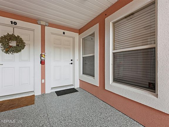 3rd image of 13827 HERONS LANDING Way #8