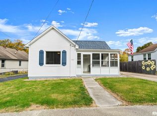 813 E Madison St, Riverton, IL 62561