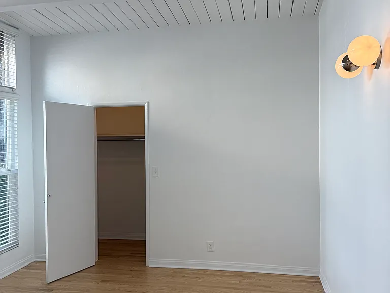 1709 N. Fuller Ave — Photo 53