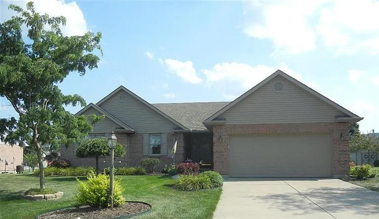 155 Colonel Dr photo 1
