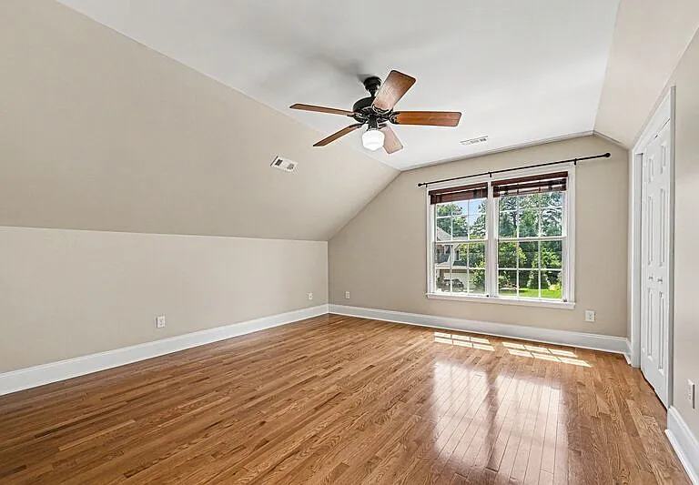10403 Persimmon Creek Dr — Photo 18