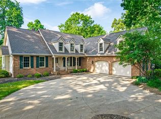 2058 Green St NE, Hartville, OH