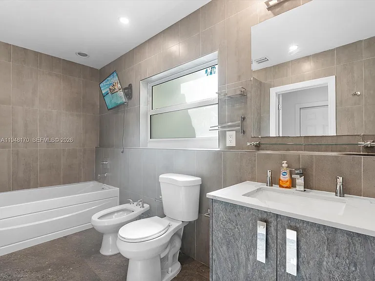 201 Golden Beach Dr — Photo 10