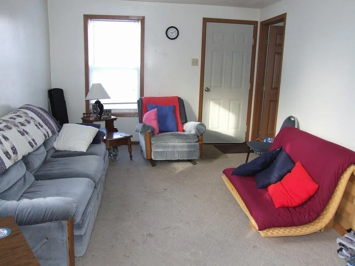 2 bed, 768 sqft, $860 — Photo 3