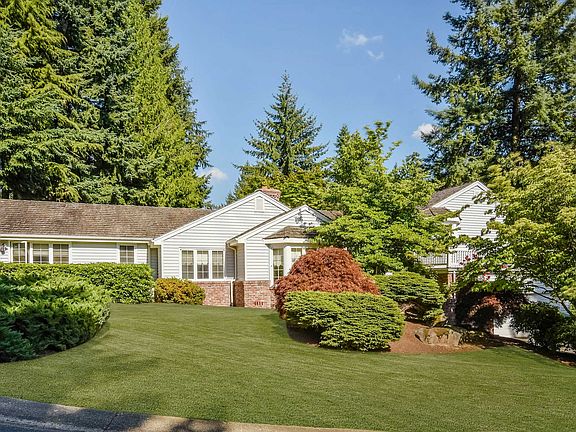 2nd image of 3806 207th Pl NE