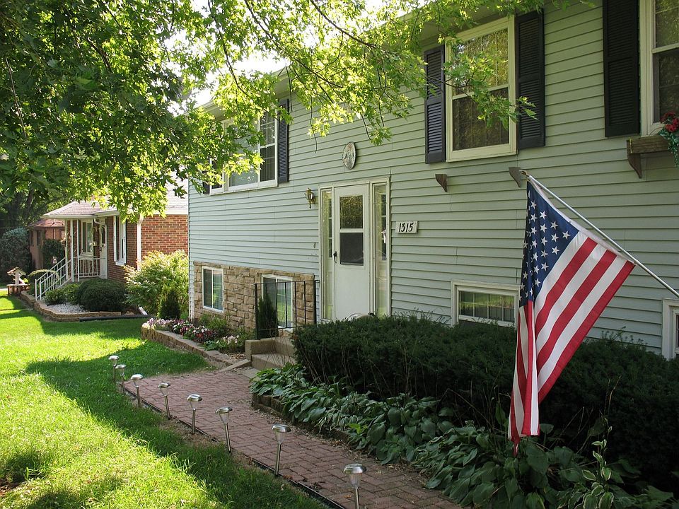 Front of House - Fall