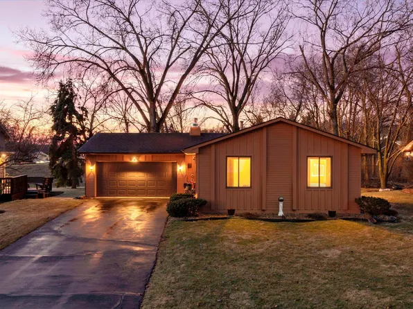 11337 Red Fox Dr N, Maple Grove, MN 55369