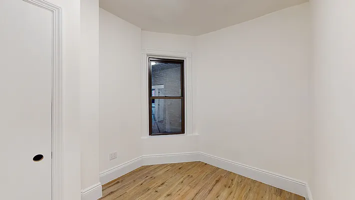 Rented by Bond New York | media 6