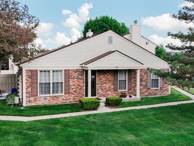 1588 Dover Hl S, Walled Lake, MI, 48390