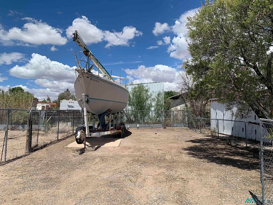 1st image of 327 Mescal Dr